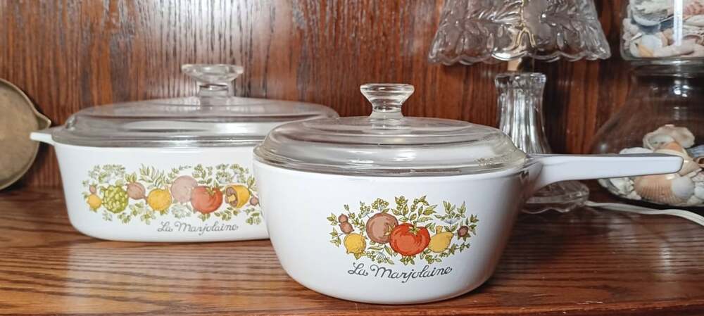 Spice of Life CorningWare 2 Qt A‑2‑B & 1.5 Qt Handled Saucepan w/ Pyrex Lids Lot